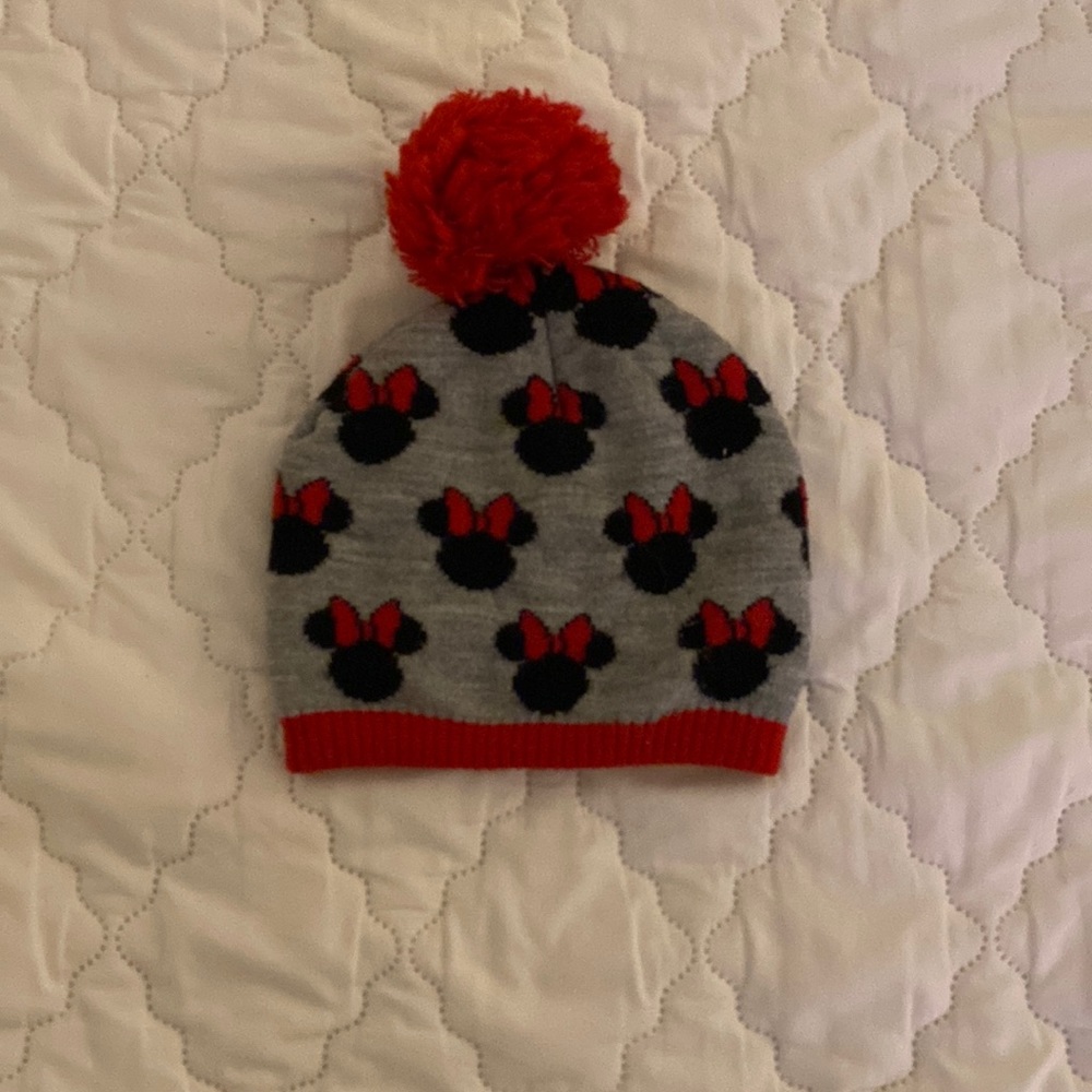 Disney - Minnie/Mickey Mouse Beanie